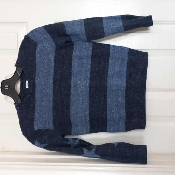 GAP - Picture 1 of 5